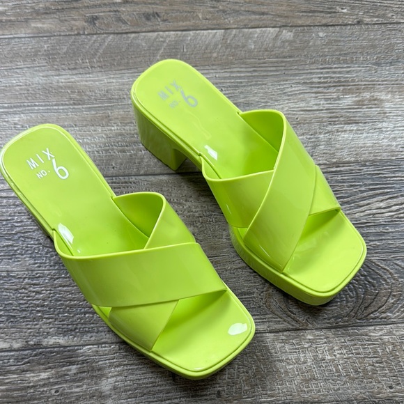 Mix No. 6 Women's Lime Green Heeled Sandals, Size 7 - Picture 2 of 9